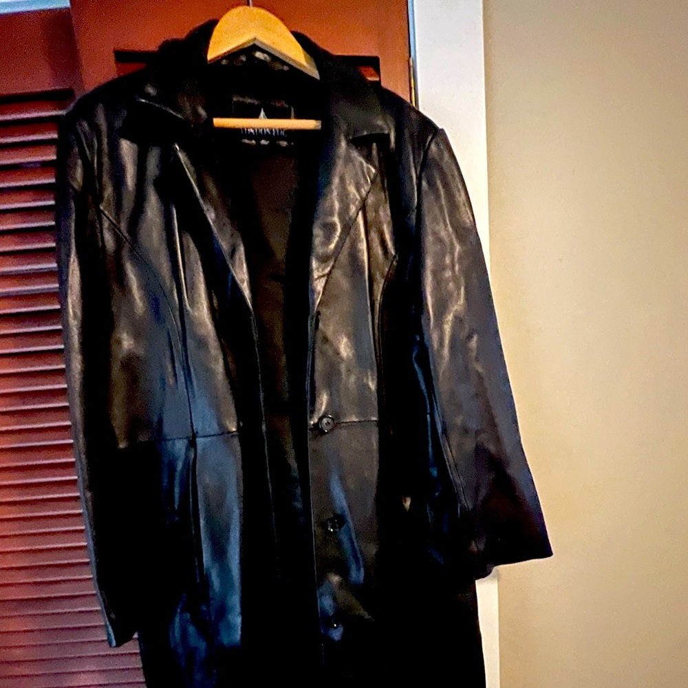 Vintage London Fog full length leather trench coat. Size XL.